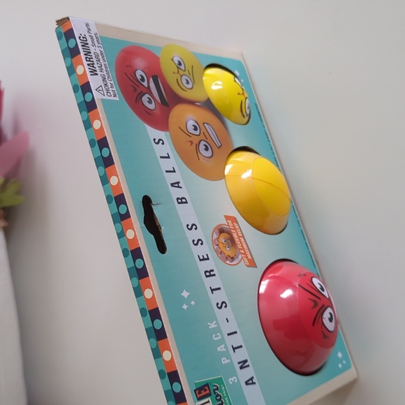 3 PACK ANTI STRESS BALLS - Picture 2 of 4